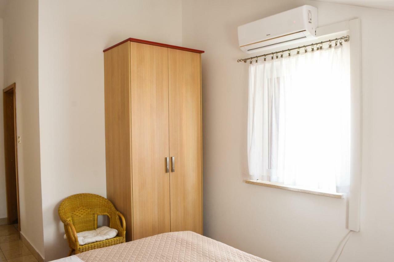 Rooms Ljubica Cres Exterior photo